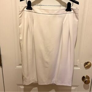 Elegant White Skirt size 12. NWOT